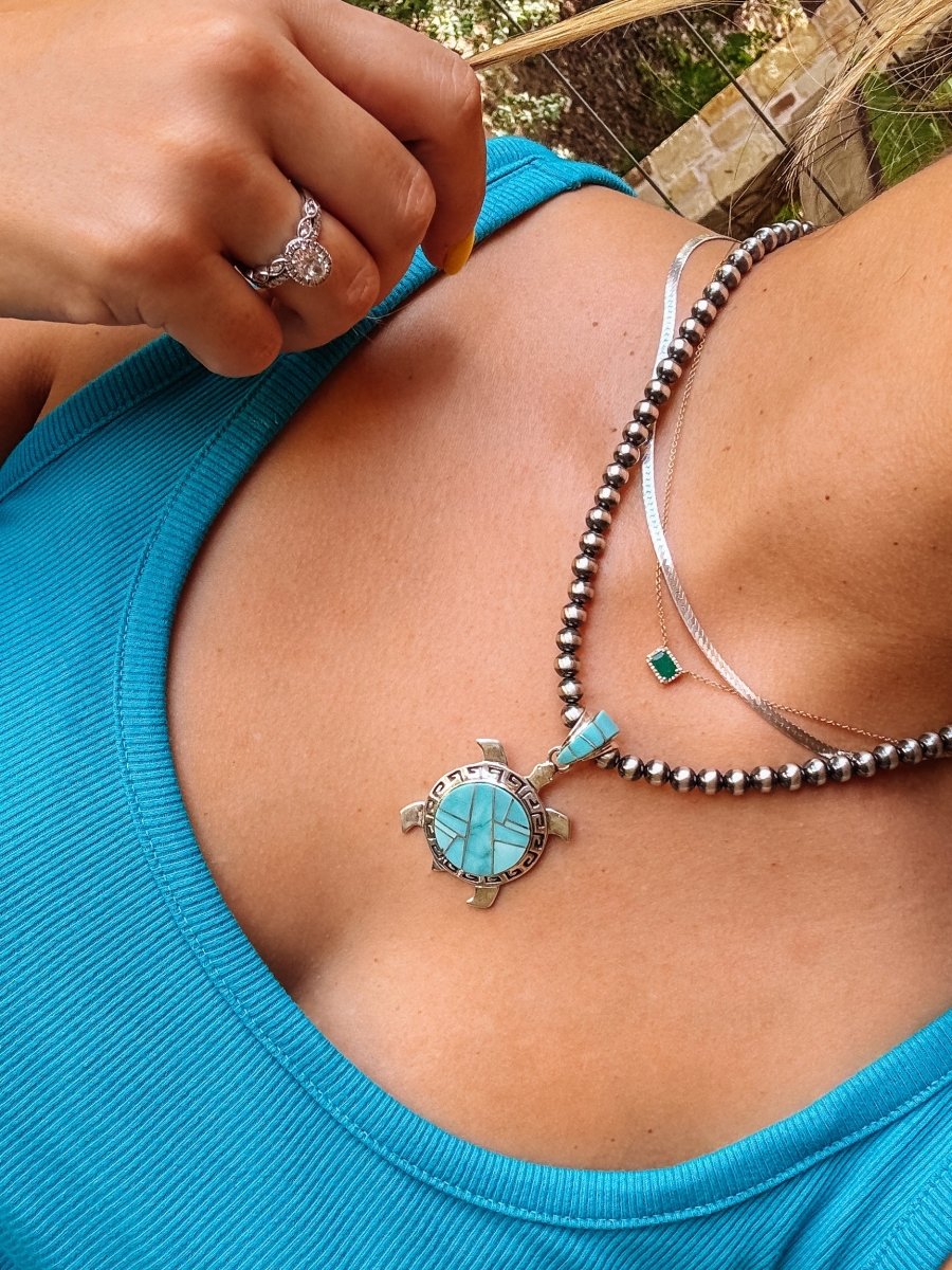 Hooks Turquoise Turtle Necklace Pendant - Horseshoe J & Co.