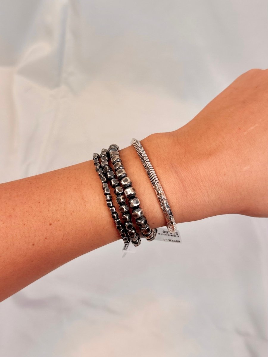 Oakdale Middle Lines Cuff - Horseshoe J & Co.