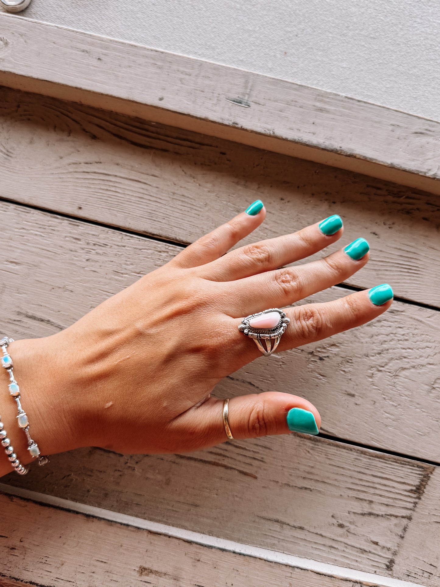 Fly Little Bird Pink Conch Ring