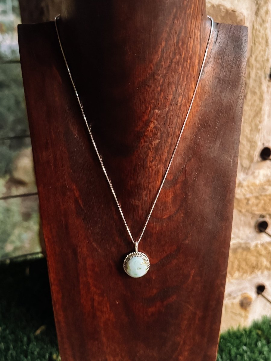 Beckville Palomino Necklace - Horseshoe J & Co.