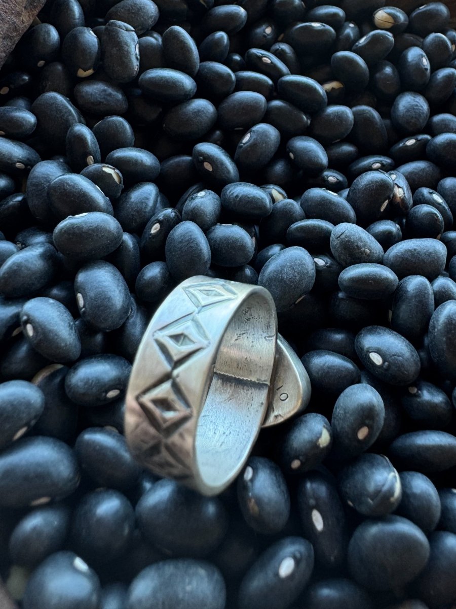 Give it Away Turquoise Ring - Horseshoe J & Co.