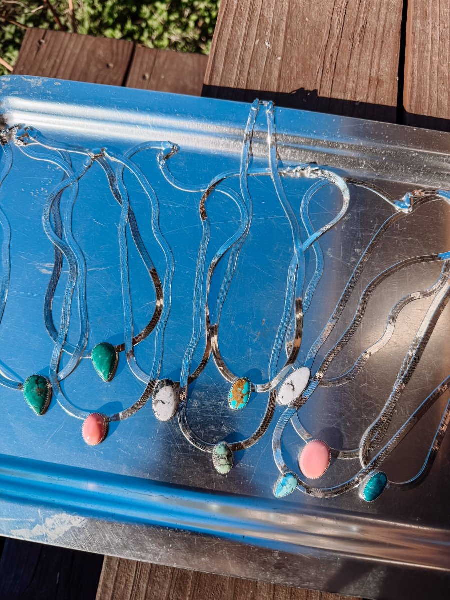 Linden Herringbone Stone Necklace - Horseshoe J & Co.