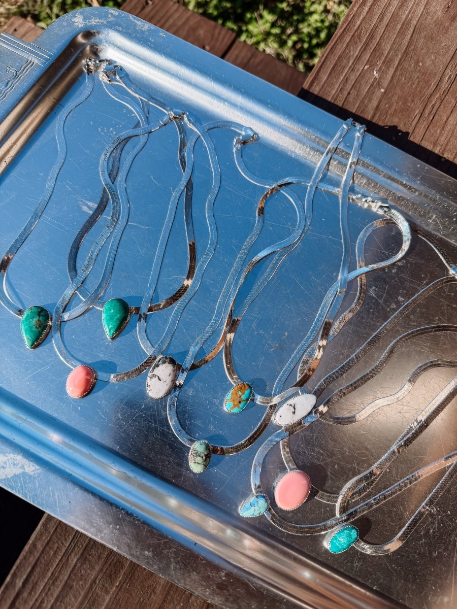 Linden Herringbone Stone Necklace - Horseshoe J & Co.