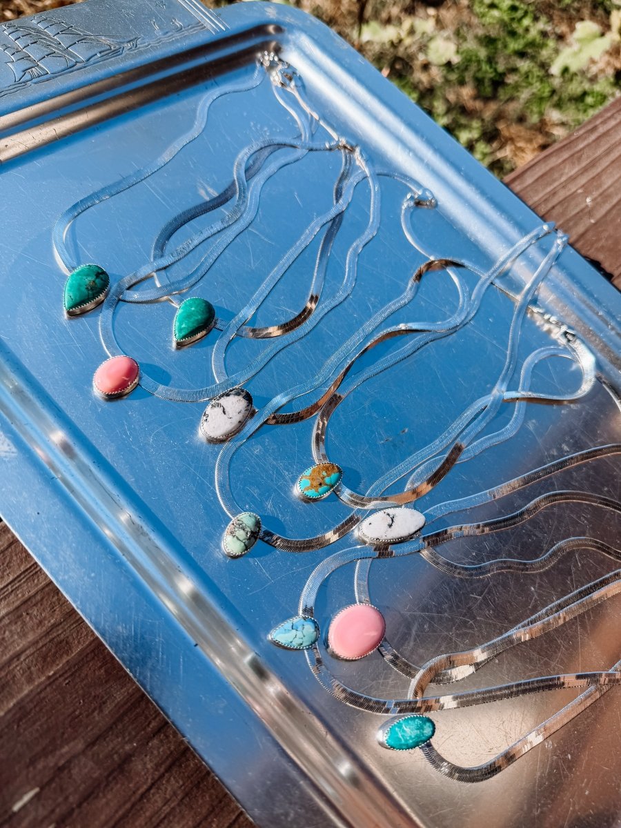 Linden Herringbone Stone Necklace - Horseshoe J & Co.