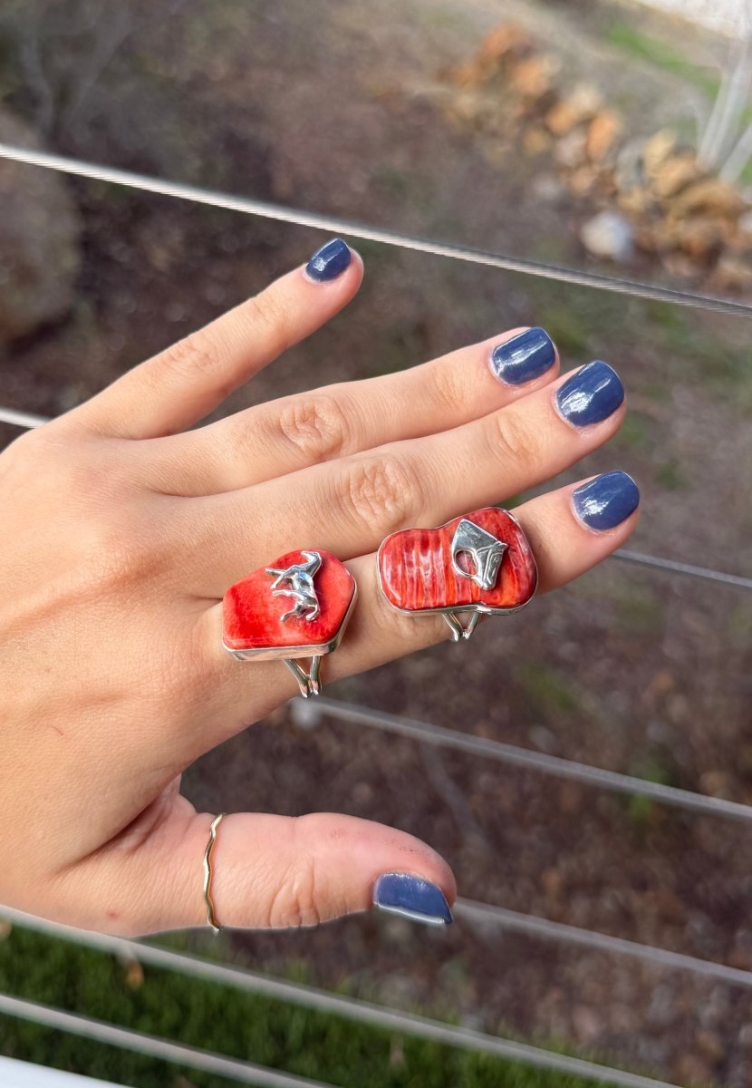 Michie Spiny Oyster Horse Rings - Horseshoe J & Co.