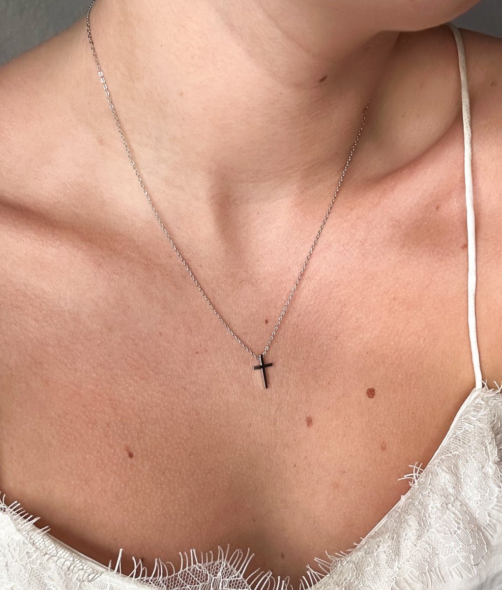 Mona Plain Cross Necklace - Horseshoe J & Co.